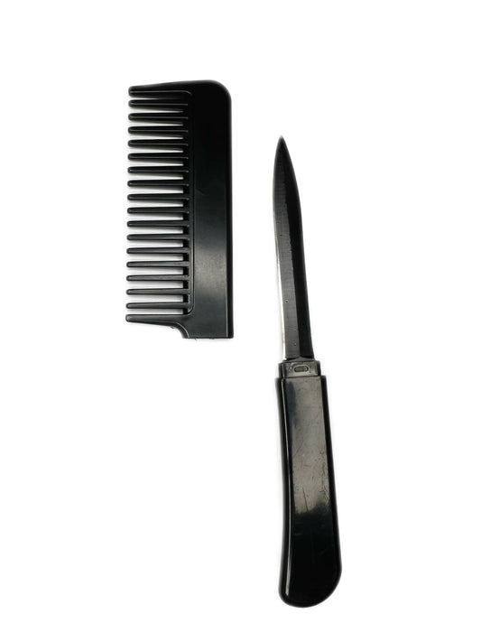 Peigne à cheveux rose avec couteau caché